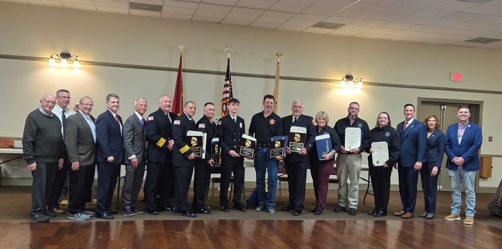 17 men and women including award recipients and dignataries